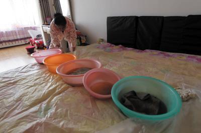 汪清楼上漏水，住户失联，小区没物管，业主维权难！律师来支招……